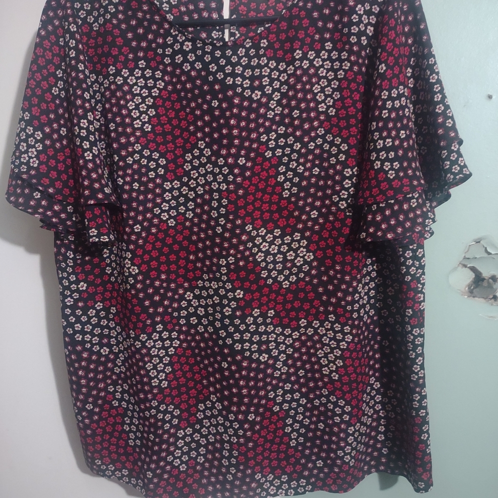 Ann Taylor Factory short sleeve Blouse size small button on the back of the neck
